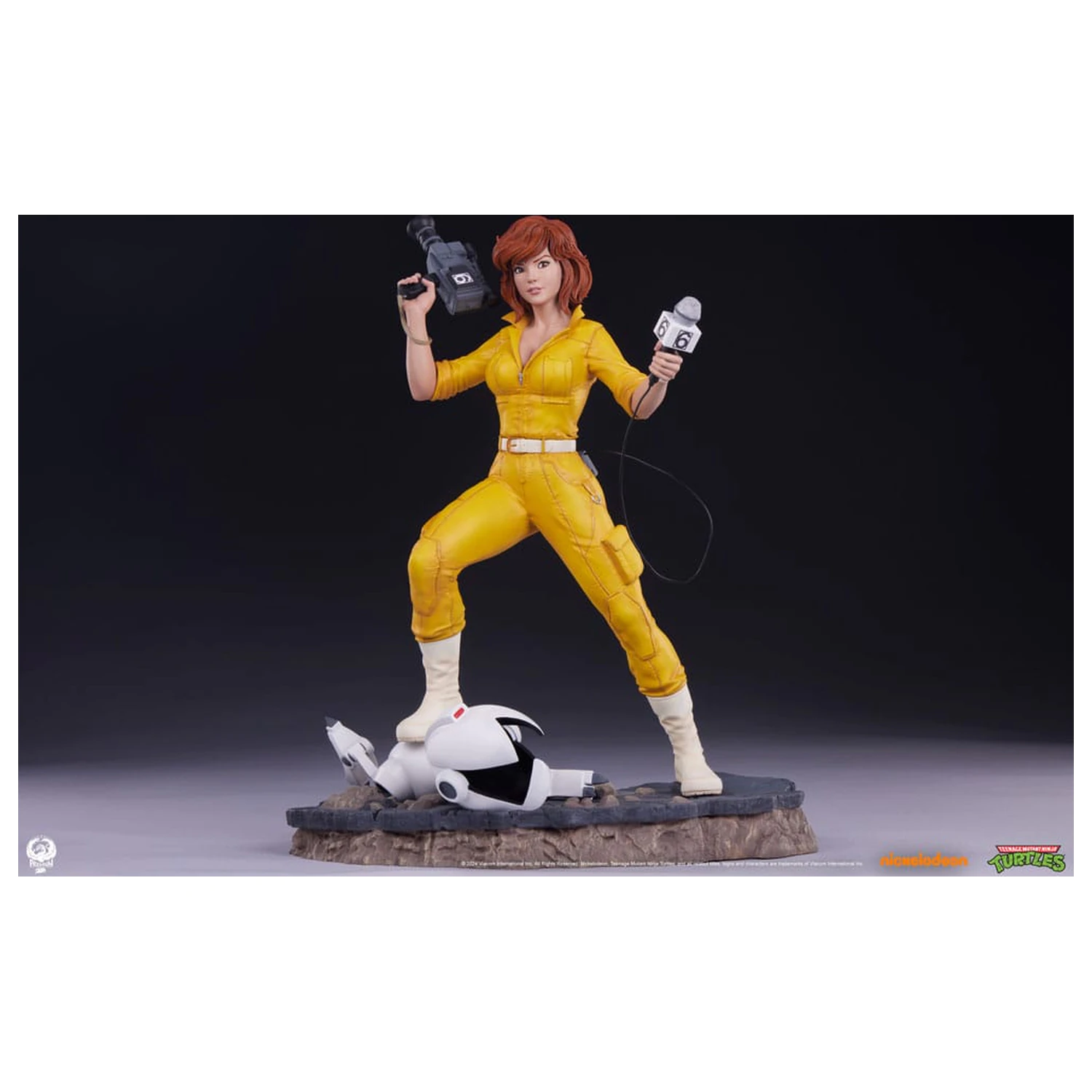 Teenage Mutant Ninja Turtles Premier Serija Statua 1/4 April O'Neil 46 cm fotografija proizvoda