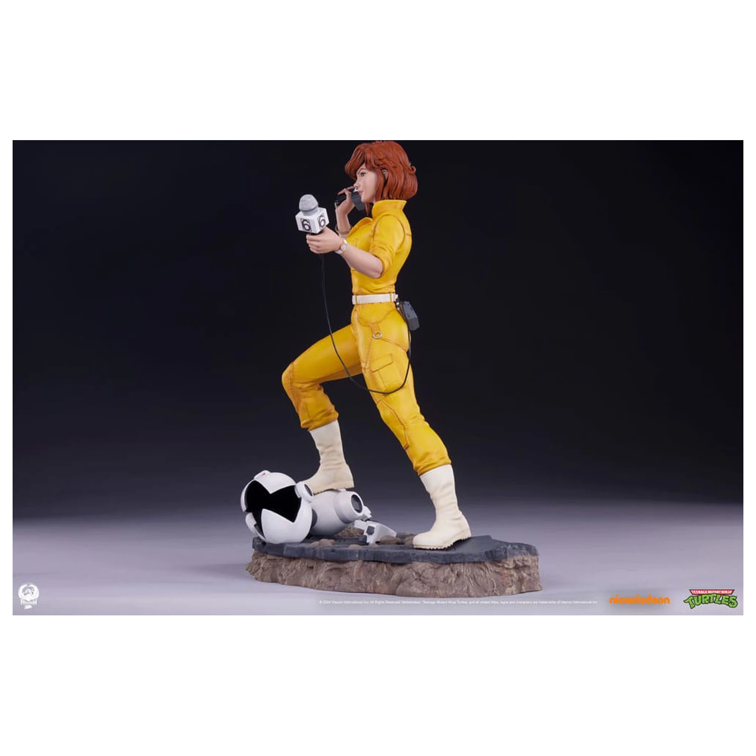 Teenage Mutant Ninja Turtles Premier Serija Statua 1/4 April O'Neil 46 cm fotografija proizvoda