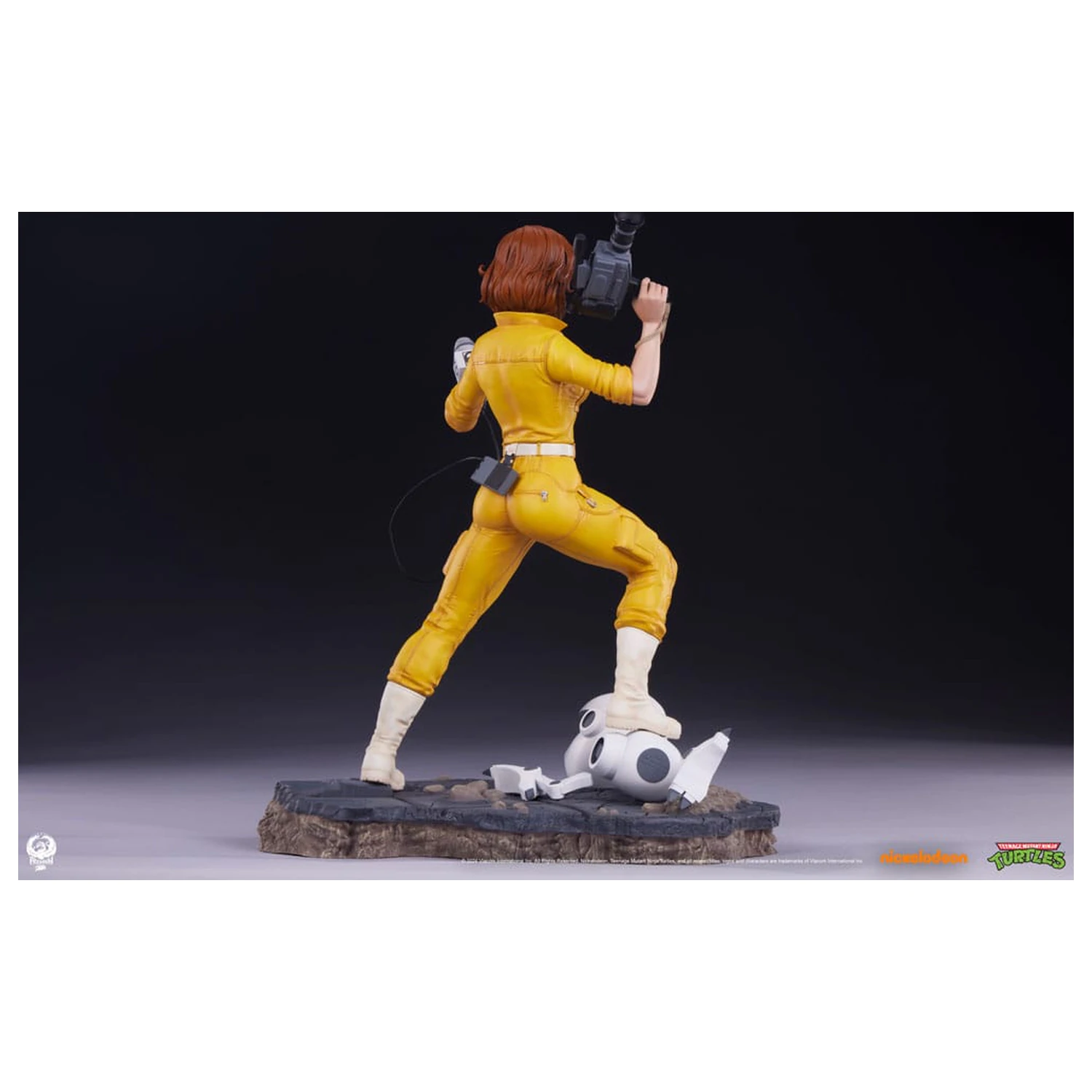 Teenage Mutant Ninja Turtles Premier Serija Statua 1/4 April O'Neil 46 cm fotografija proizvoda