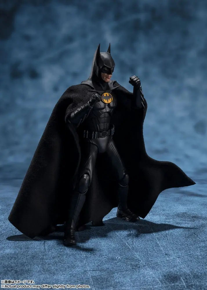The Flash S.H. Figuarts akcijska figura Batman 15 cm fotografija proizvoda