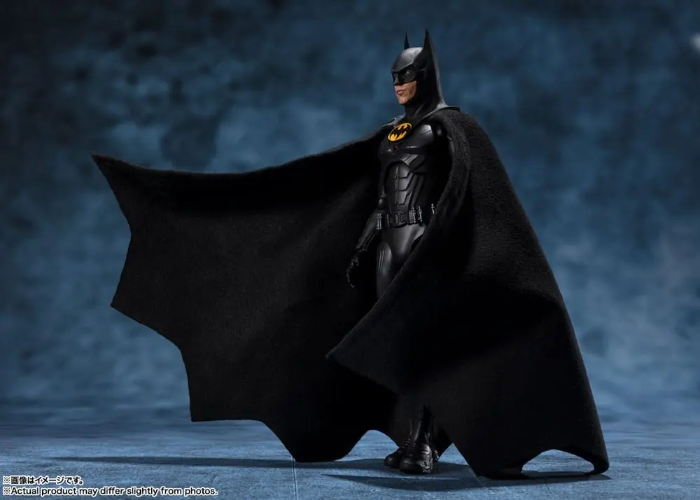 The Flash S.H. Figuarts akcijska figura Batman 15 cm fotografija proizvoda