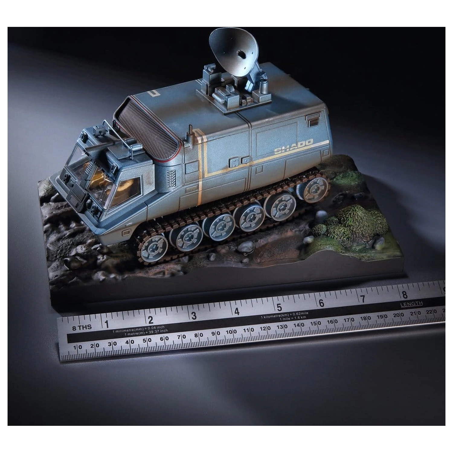 UFO Die-cast Model S.H.A.D.O. Mobile (s radarom) 17 cm fotografija proizvoda