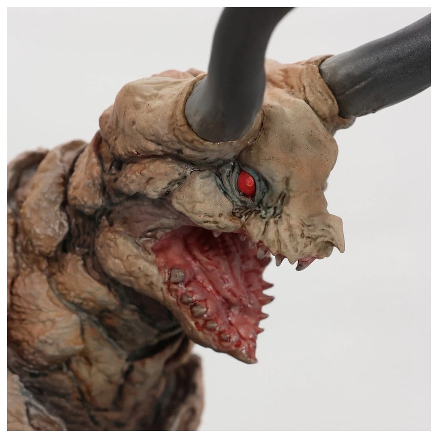 Ultraman Kaiju Remix Series Vinilna figura Gudon 34 cm fotografija proizvoda