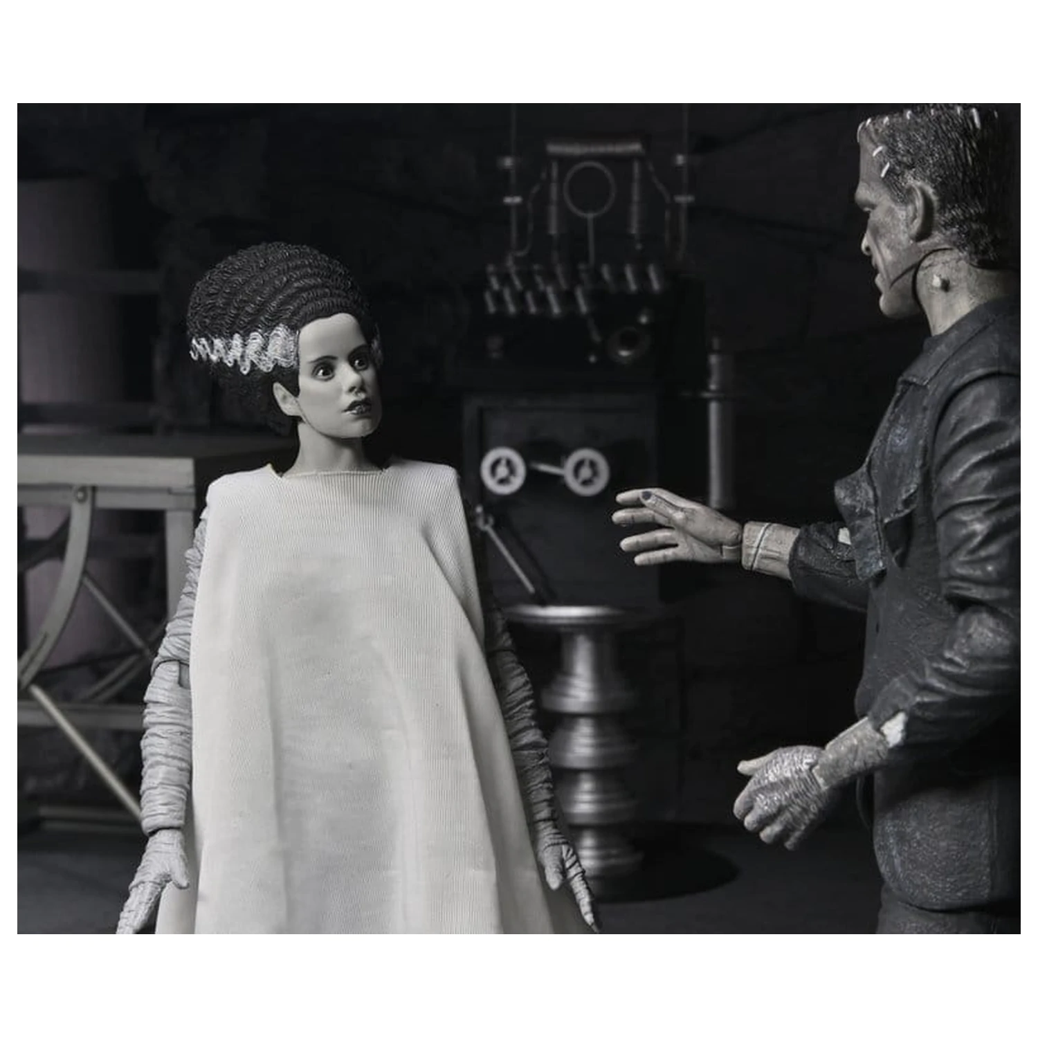 Universal Monsters 2-paket akcijskih figura Bride of Frankenstein 90th Anniversary The Monster & His Mate (B&W) 18 cm fotografija proizvoda