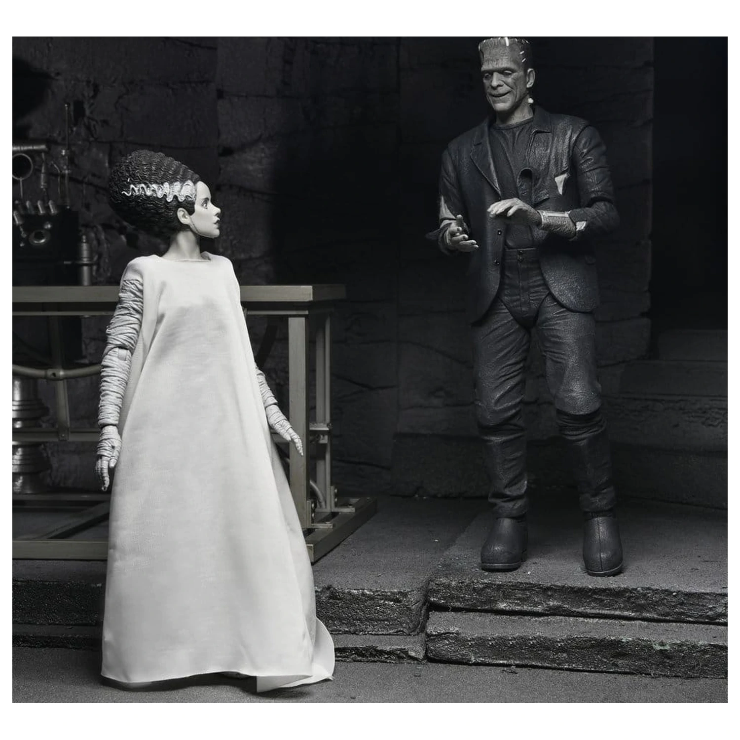 Universal Monsters 2-paket akcijskih figura Bride of Frankenstein 90th Anniversary The Monster & His Mate (B&W) 18 cm fotografija proizvoda