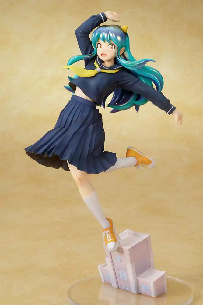 Urusei Yatsura Kip PVC 1/7 Lum Uniform Ver. 28 cm fotografija proizvoda