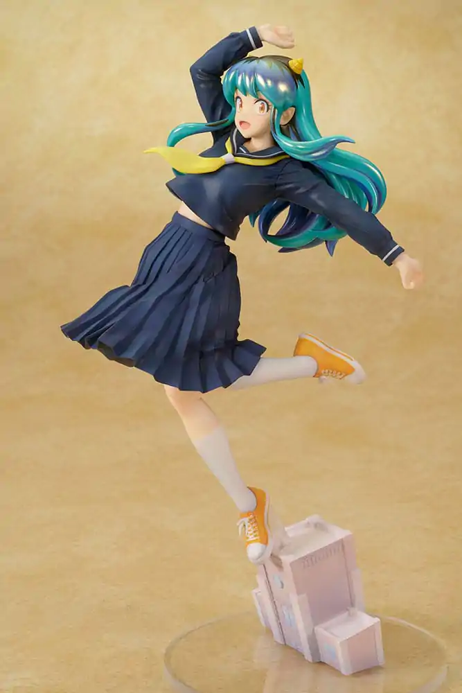 Urusei Yatsura Kip PVC 1/7 Lum Uniform Ver. 28 cm fotografija proizvoda