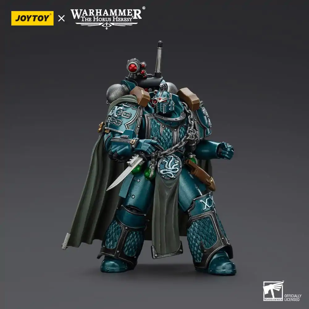 Warhammer The Horus Heresy akcijska figura Alpha Legion Exodus The One who is Many sa snajperskom puškom i energetskim bodežom 20 cm fotografija proizvoda