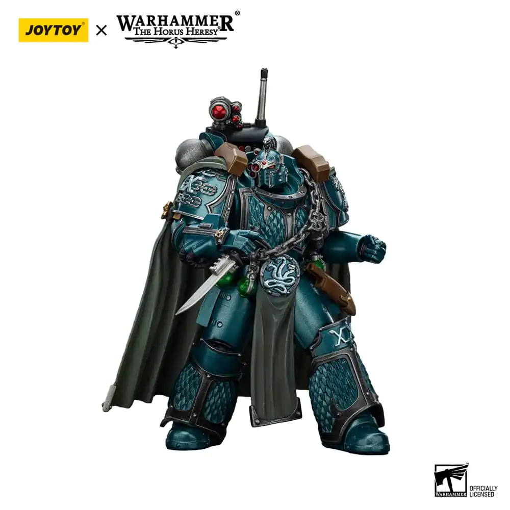 Warhammer The Horus Heresy akcijska figura Alpha Legion Exodus The One who is Many sa snajperskom puškom i energetskim bodežom 20 cm fotografija proizvoda