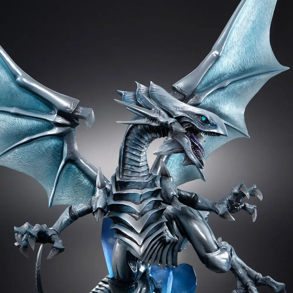 Yu-Gi-Oh! Duel Monsters Art Works Monsters PVC Kip Blue Eyes White Dragon Holographic Edition 28 cm fotografija proizvoda