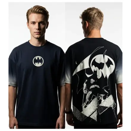 DC Batsignal In The Dark muška oversize majica fotografija proizvoda