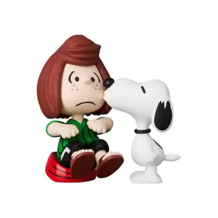 Peanuts UDF Series 17 Mini Figura Peppermint Patty & Snoopy 7 cm termékfotója