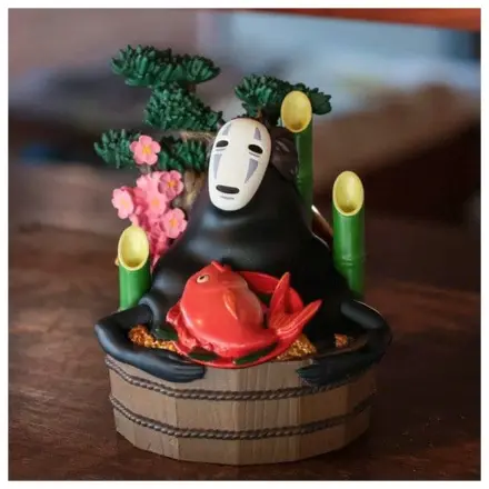 Spirited Away diorama No Face zlatna kanta i bambusi fotografija proizvoda
